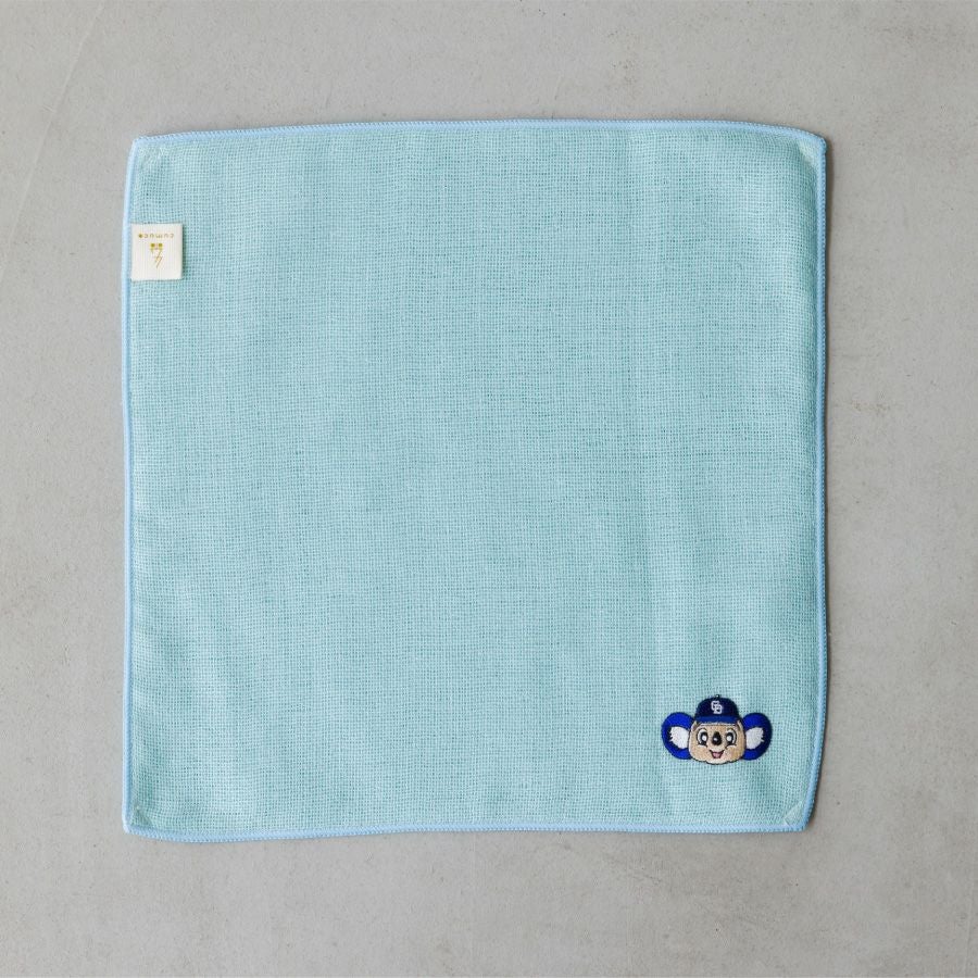 クムコ×ドラゴンズ ドアラの刺繍入り 6重ガーゼハンカチMサイズ